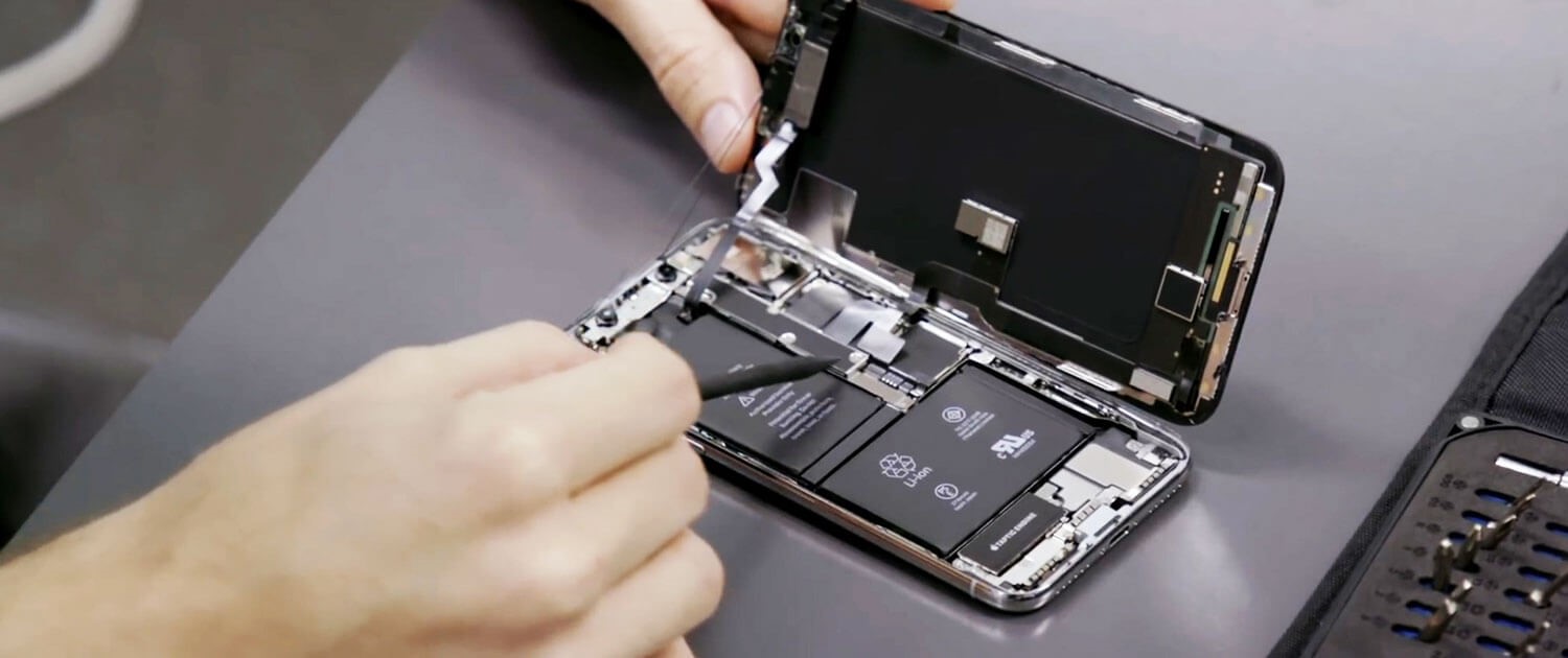 بازکردن گوشی برای تعمیر سخت افزار موبایل شیائومی